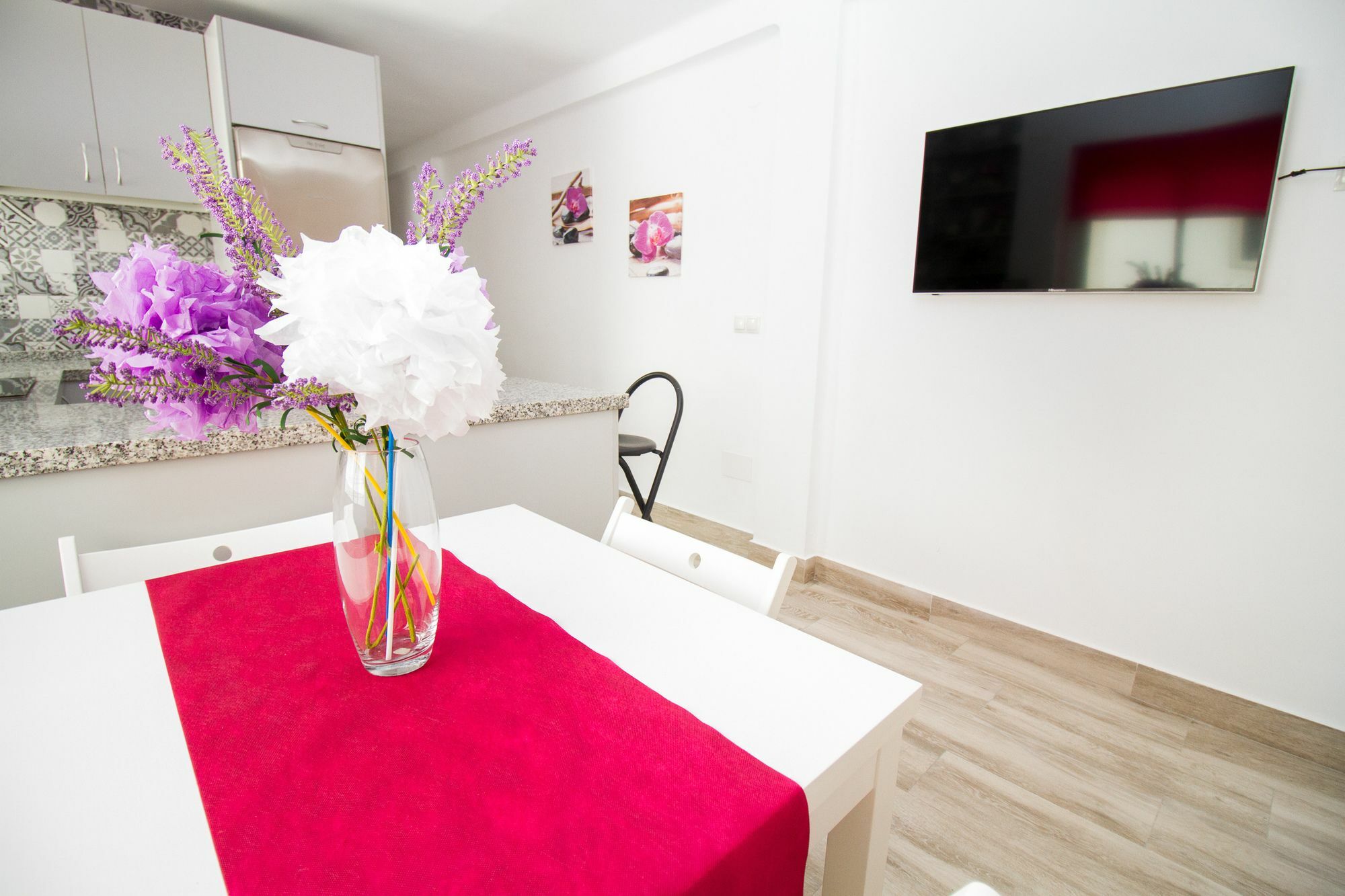 Apartment Modish 3 Bedroom In By La Recepcion Málaga